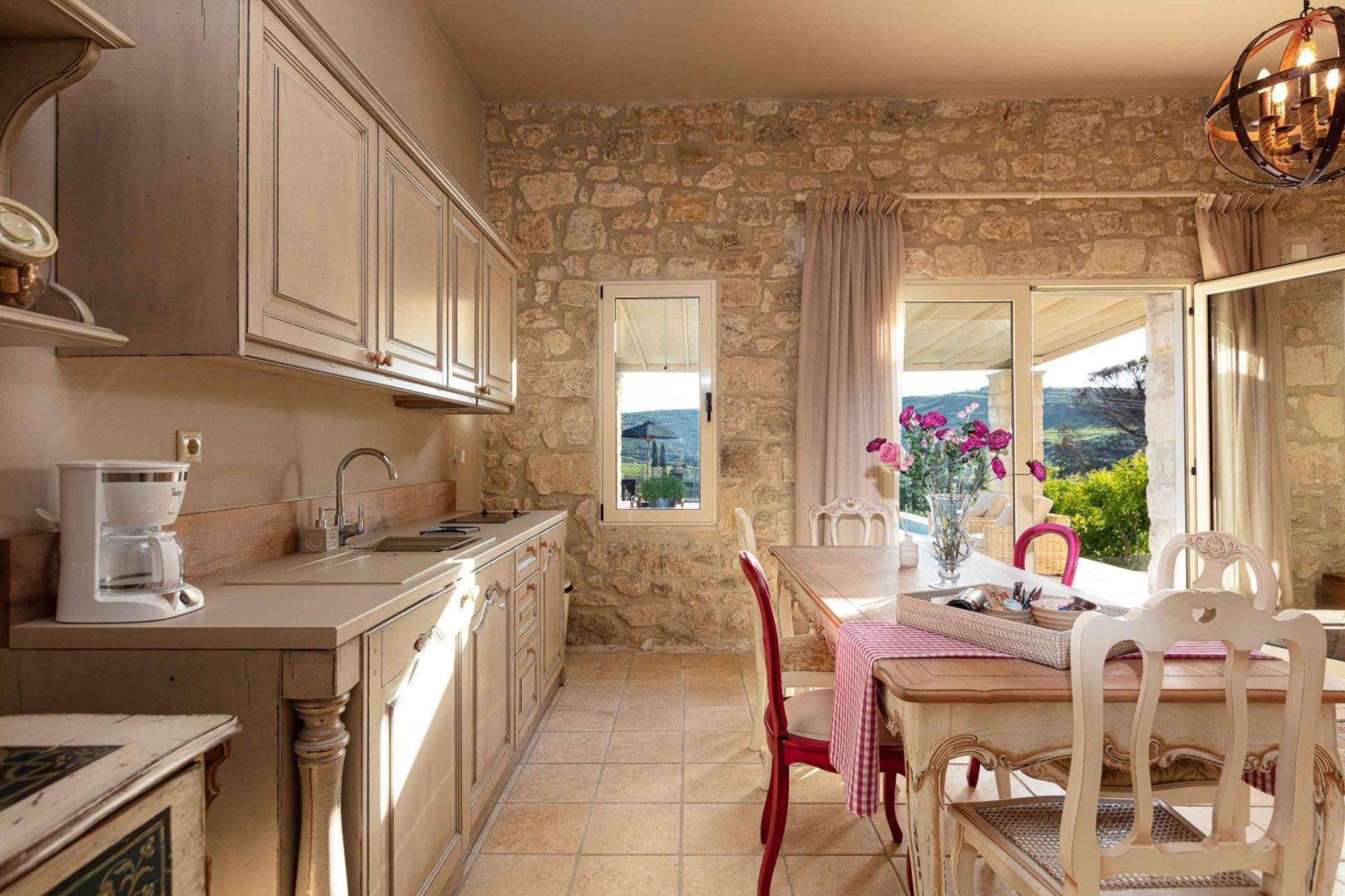 Villa Mantilari Wine Estate 7 Apartments 2 Private Pools 1 Heated Tennis Court Fitness Center Archanes Room photo